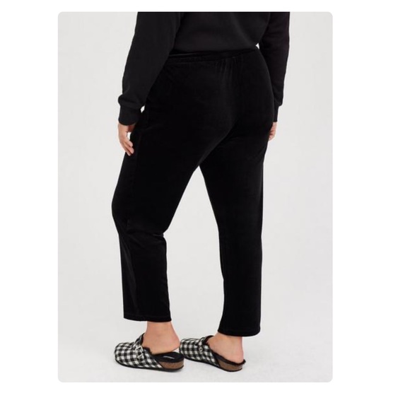 NWT Torrid Pull-On Relaxed Taper Velvet High-Rise Pant 2x - Picture 3 of 5